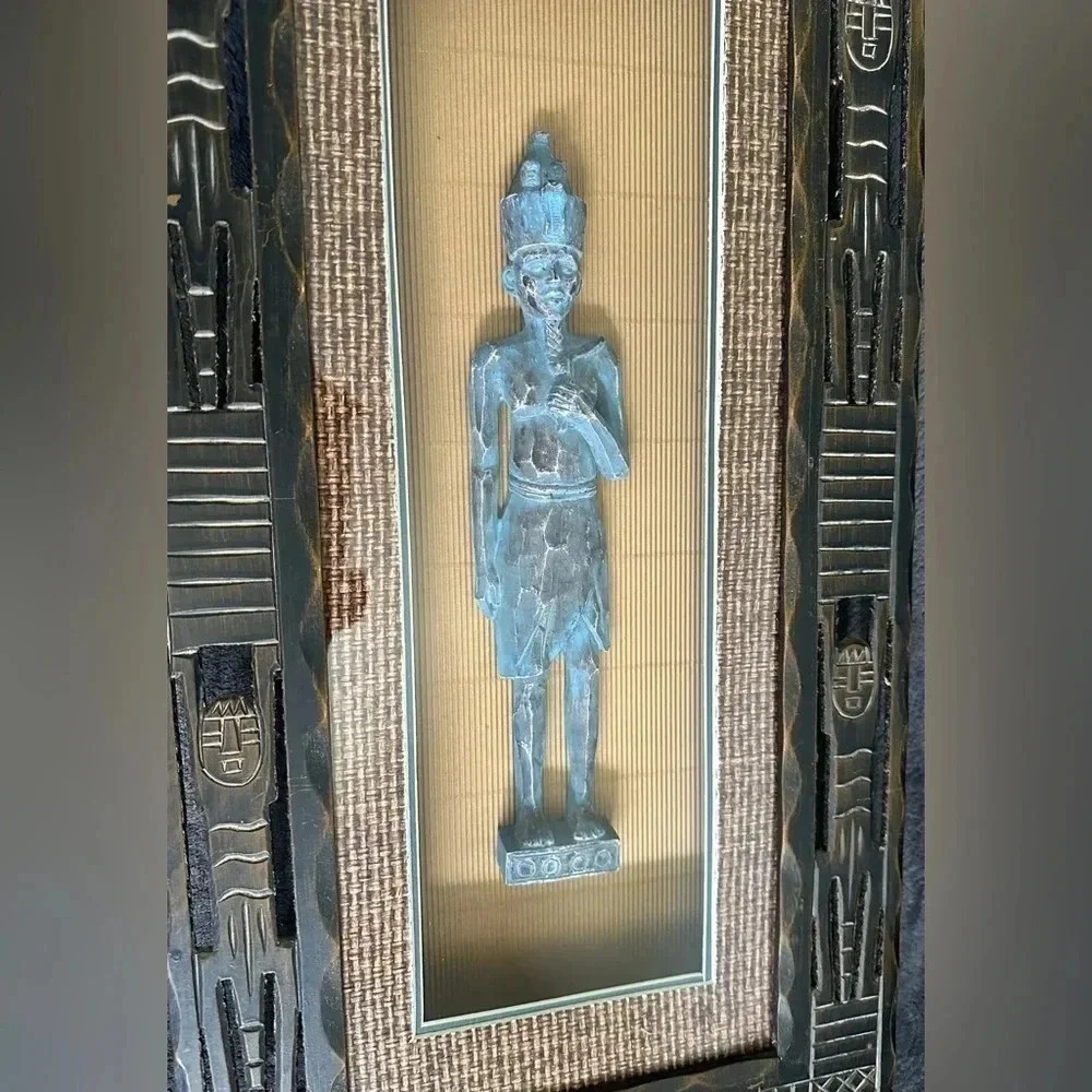 💎💟🎁Vintage Hand carved Mayan sculpture boxed in wooden frame. - Picture 3 of 15